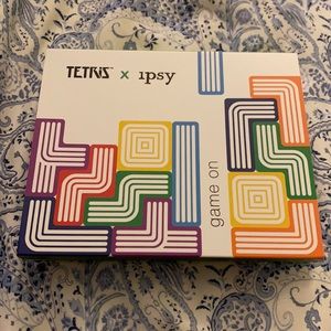 Tetris x ipsy game on eyeshadow palette